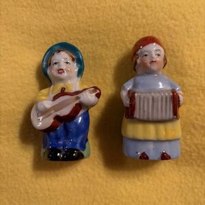 Salt & Pepper Shaker Set Ceramic Figural 2.5” Height Boy  & Girl  Vintage